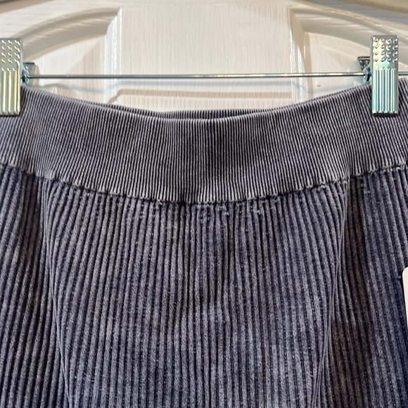 Skirt - Picture 5 of 6